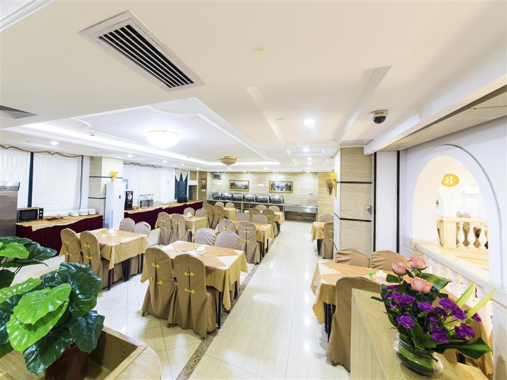 Vienna Hotel Zhanjiang Coast Avenue Bagian luar foto